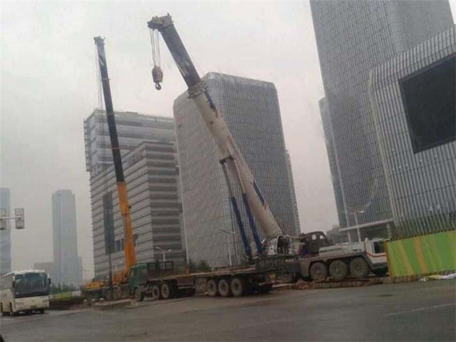 霍州市25吨吊车能吊多重设备？