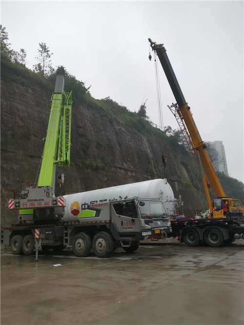 霍州市“不怕风雨冻”—— 吊车的 “恶劣环境适应” 技术